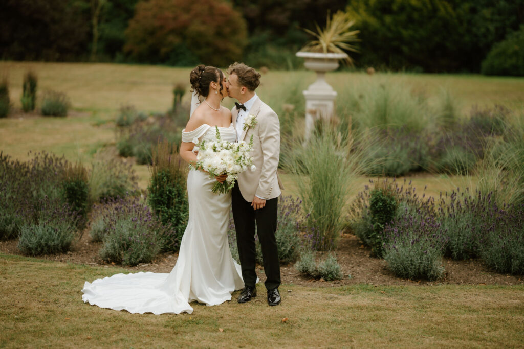Chloe Gels Photo - Enjoying your wedding day